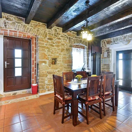 빌라 Mia