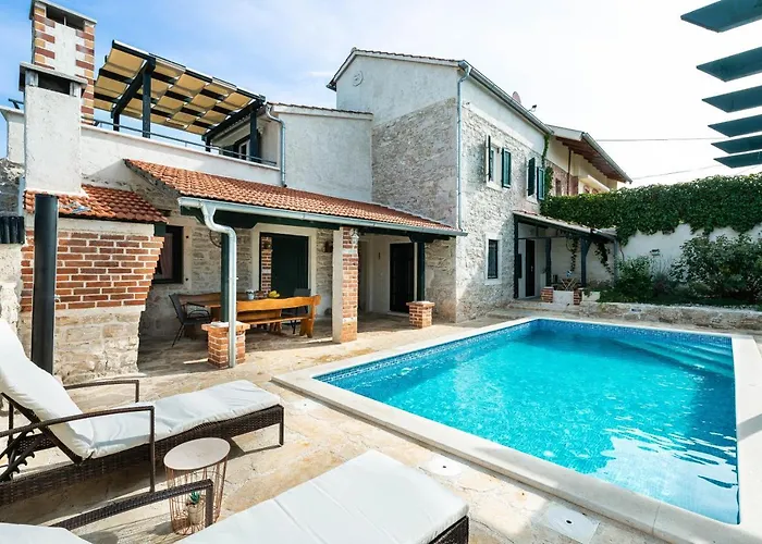 Vila Mia